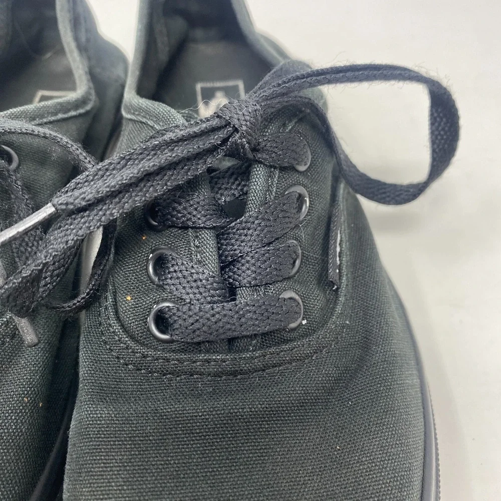 Vans Classic Lace Up Shoes Solid Black Gum Low Cut US Youth Size‎ 2.5